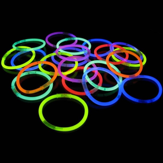 Braccialetti luminosi in colori assortiti - 50 pezzi. per 4,75 €