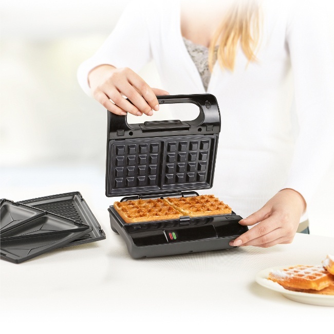 Piastra elettrica per grigliate, panini e waffle 800 W - Princess 117002 per  65,50 €
