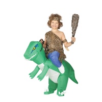 Costume bambino sulle spalle di un dinosauro