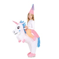 Costume principessa bambina sulle spalle di un unicorno