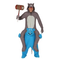Costume gatto grigio sulle spalle di un topo blu