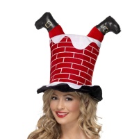 Cappello di Babbo Natale nel camino