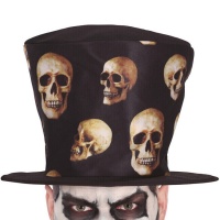 Cappello nero con disegno di teschio e ossa incrociate