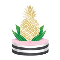 Centrotavola hawaiano con ananas tropicale