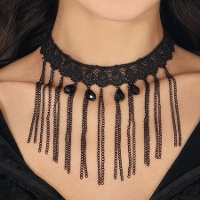 Girocollo con catene nere
