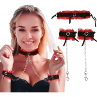 Girocollo e polsini con catene