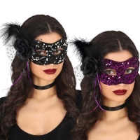 Maschera a lustrini colorati con fiore
