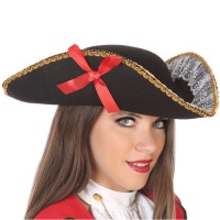 Cappello da capitano pirata con nastro rosso