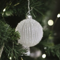 Palline White Christmas da 8 cm - 12 unità