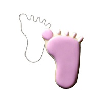 Tagliabiscotti a forma di piedino di bambino di 6 cm - Wilton