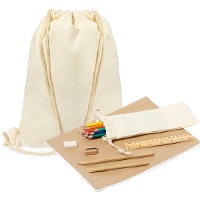 Set per colorare con matite, quaderno e zaino
