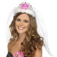 Tiara con velo per sposa